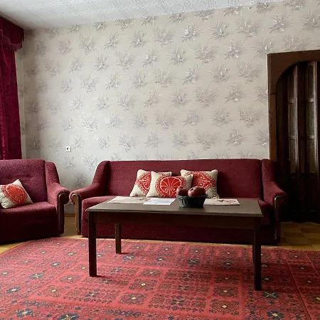 Spacious 3-room & Residential Parking リガ